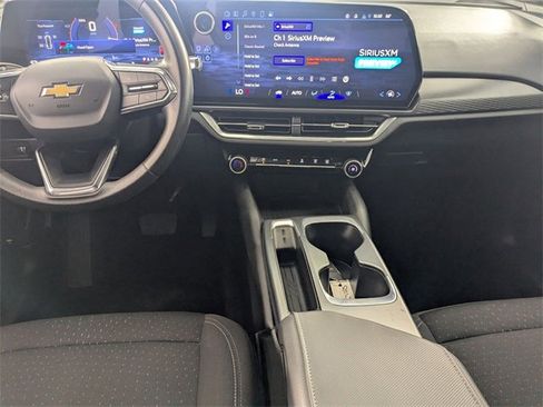Certified 2025 Chevrolet Equinox EV LT image 25