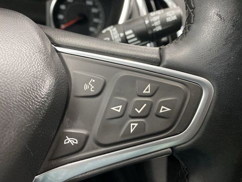 Used 2023 Chevrolet Equinox LT image 34