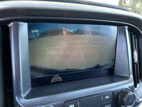 Used 2022 Chevrolet Colorado LT w/ Fleet Safety Package image 8