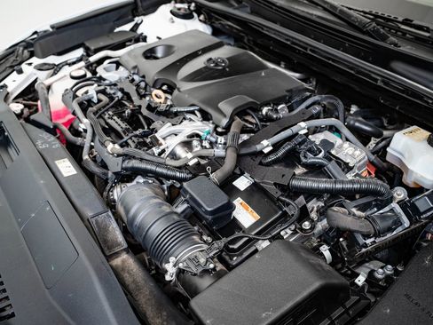 Used 2018 Toyota Camry SE image 45