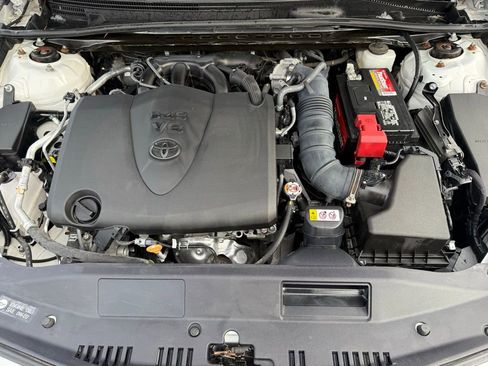 Used 2020 Toyota Camry XLE image 18