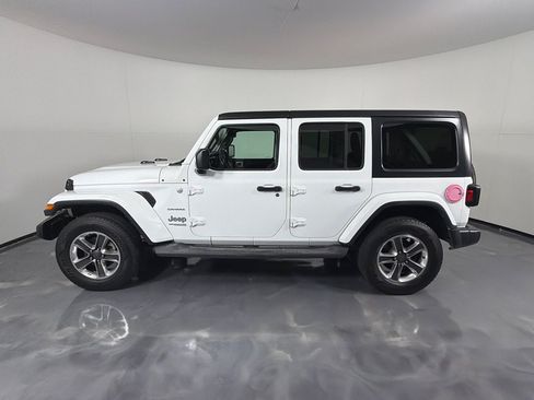 Used 2019 Jeep Wrangler Unlimited Sahara AWD/4WD image 8