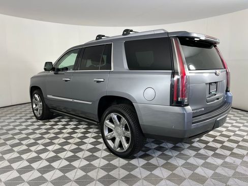 Used 2020 Cadillac Escalade Premium Luxury image 5