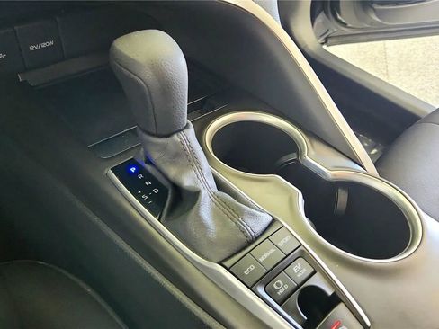 Used 2021 Toyota Camry LE FWD image 27