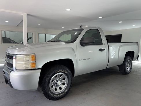 Used 2010 Chevrolet Silverado 1500 LT AWD/4WD image 2
