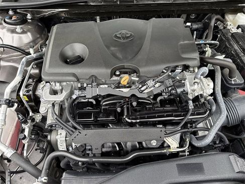 Used 2024 Toyota Camry SE image 31