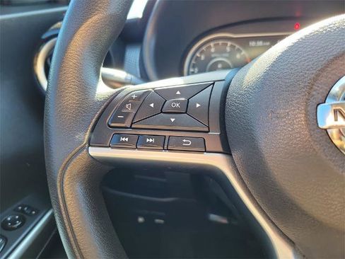 Certified 2020 Nissan Kicks SV image 25