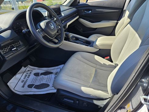 Used 2023 Honda Accord EX image 6