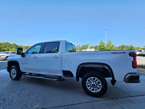 Used 2025 Chevrolet Silverado 2500 LT w/ Convenience Package AWD/4WD image 5