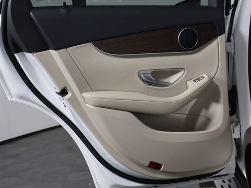 Certified 2022 Mercedes-Benz GLC 300 image 13