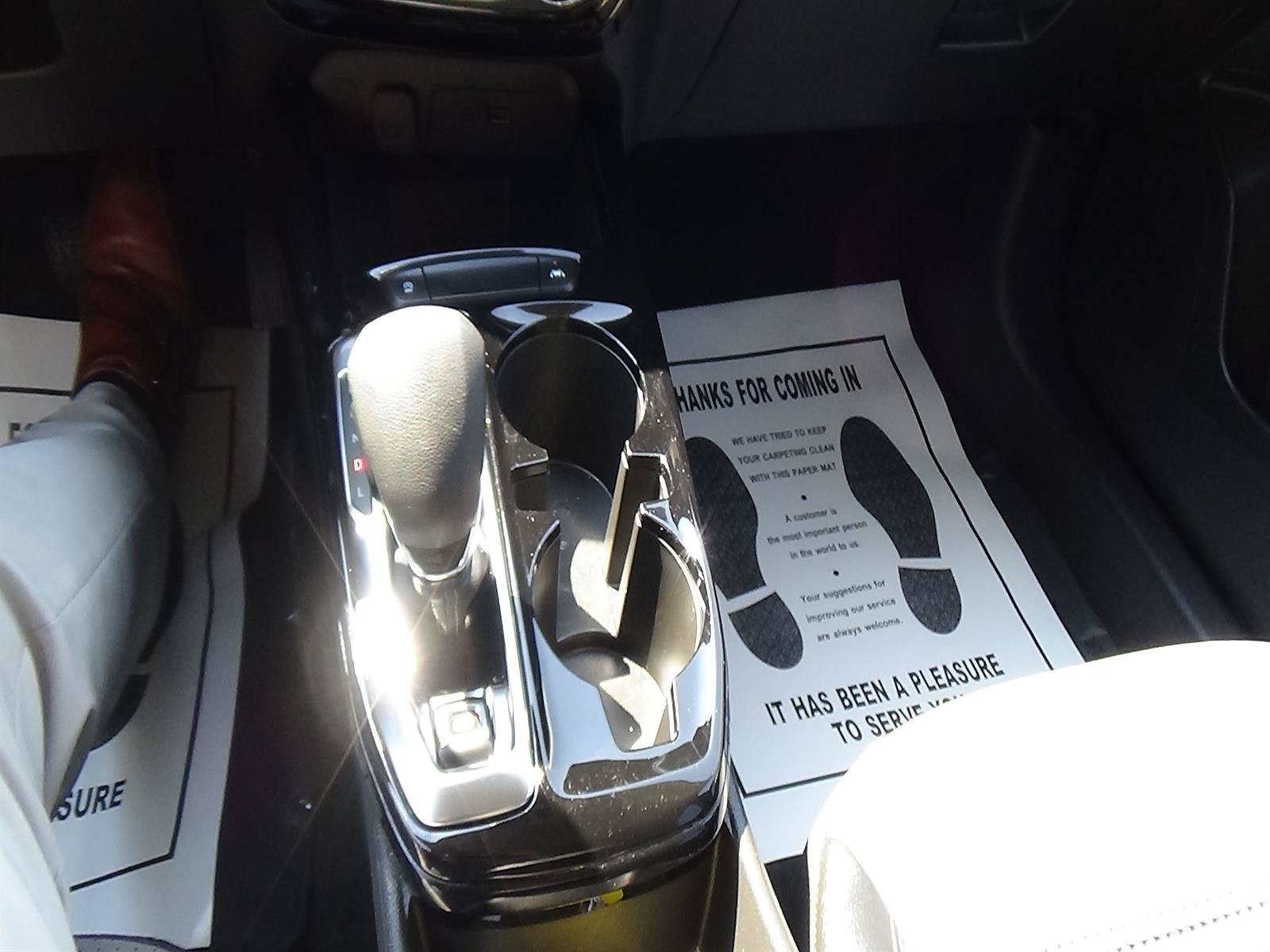 Used 2025 Chevrolet Trax LT FWD image 28