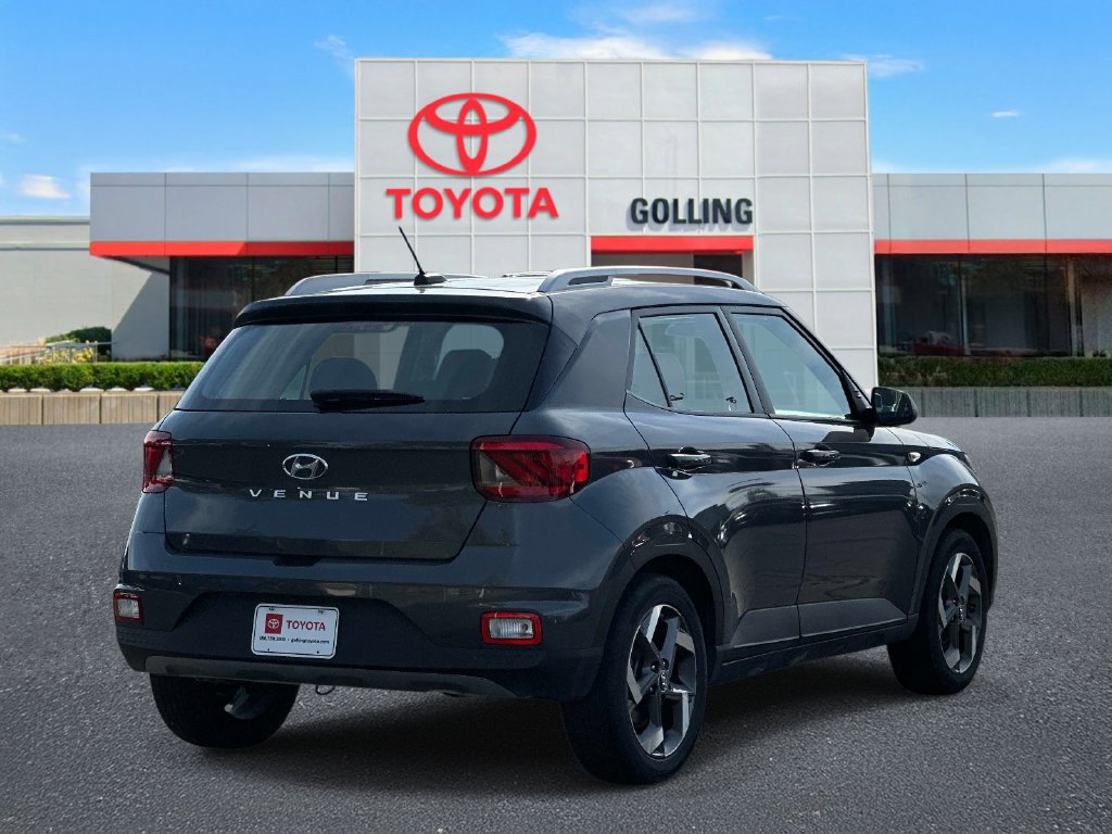 Used 2025 Hyundai Venue SEL FWD image 5