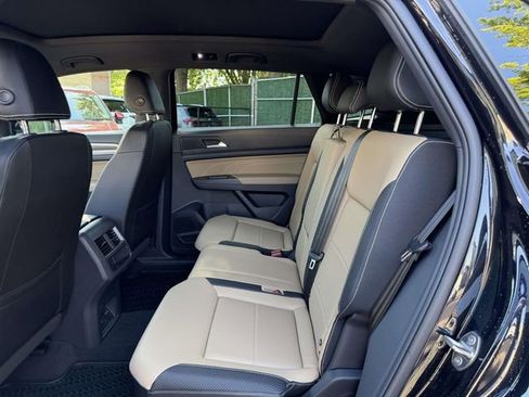 Certified 2023 Volkswagen Atlas Cross Sport SE w/ Panoramic Sunroof Package AWD/4WD image 14