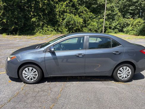 Used 2014 Toyota Corolla L FWD image 2