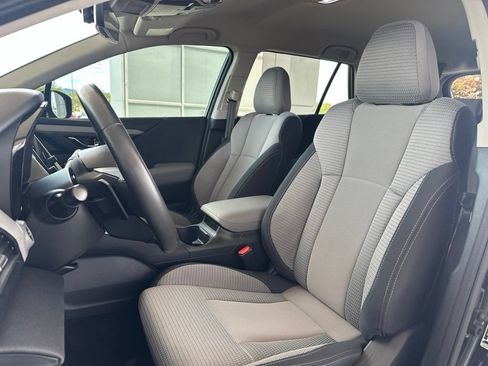 Used 2025 Subaru Outback Premium AWD/4WD image 9