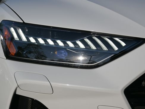 Used 2025 Audi RS 7 Performance image 11