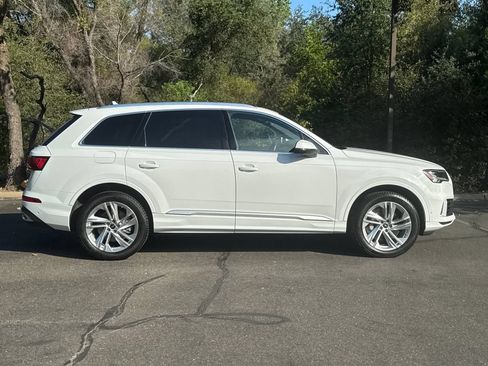 Used 2023 Audi Q7 3.0T Premium AWD/4WD image 4
