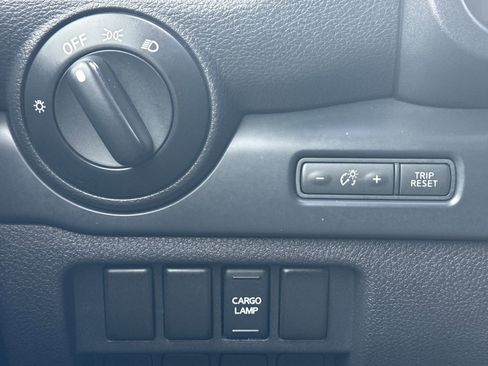 Used 2017 Nissan Titan S image 27