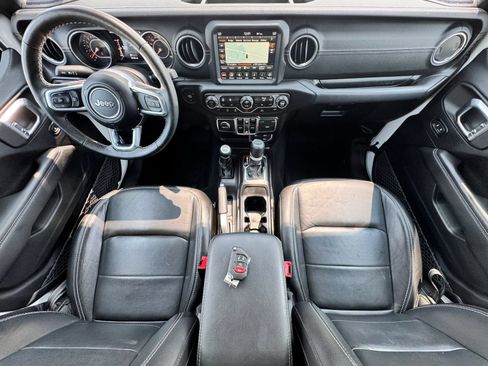 Used 2020 Jeep Gladiator Overland AWD/4WD image 2