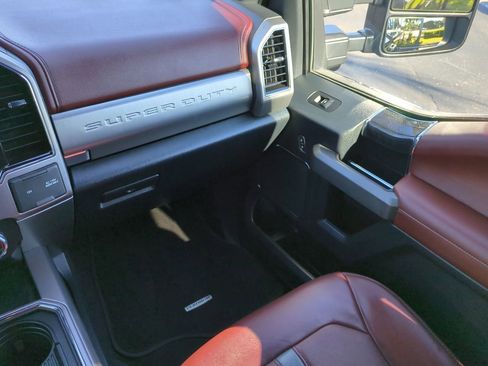 Used 2022 Ford F250 Platinum image 17
