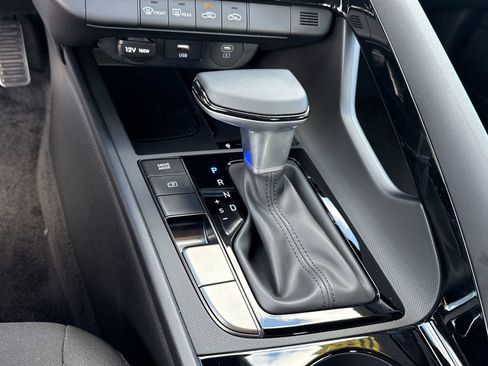 Used 2025 Hyundai Elantra SEL w/ Cargo Package image 22