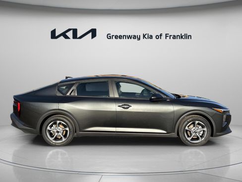 New 2025 Kia K4 LXS image 8