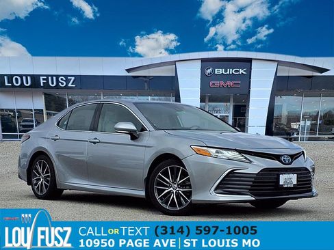 Used 2022 Toyota Camry XLE image 1