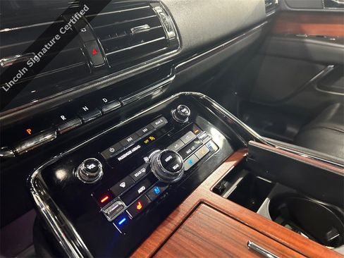 Certified 2022 Lincoln Navigator Reserve w/ Monochromatic Package image 17