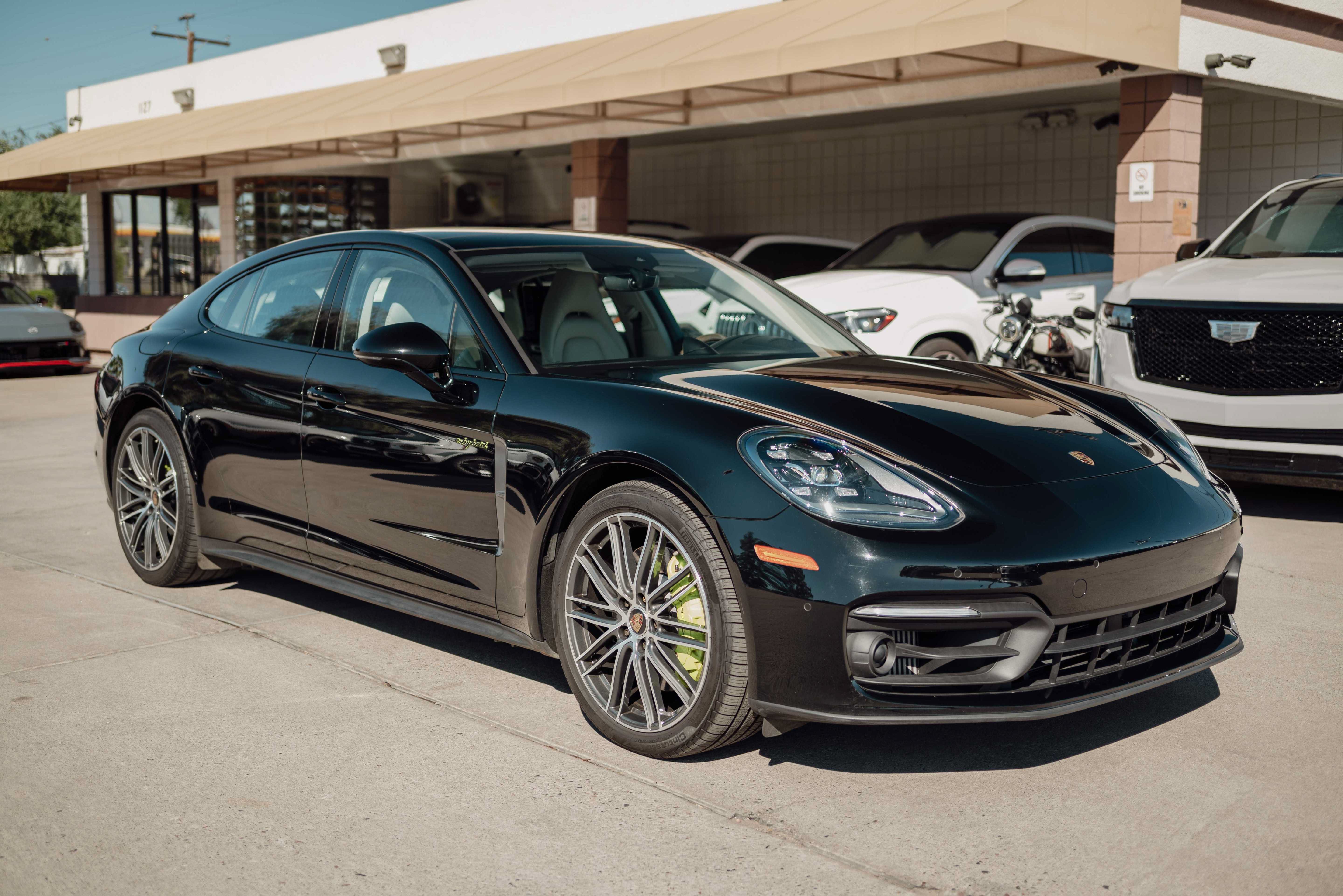 Used 2023 Porsche Panamera 4 Platinum Edition AWD/4WD image 3
