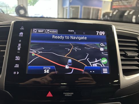 Used 2018 Honda Pilot Elite image 16