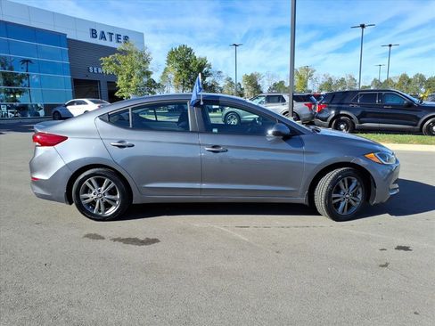 Used 2018 Hyundai Elantra SEL w/ Winter Weather Package image 2