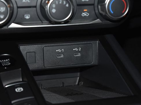 Certified 2025 Nissan Kicks SV image 11