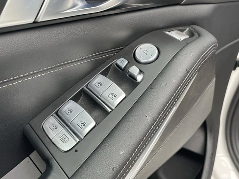 Used 2025 BMW X7 xDrive40i w/ M Sport Package image 43