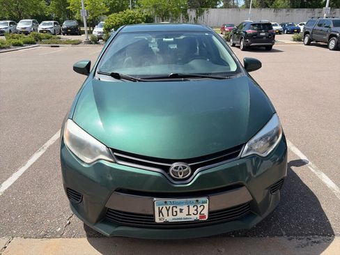 Used 2015 Toyota Corolla LE FWD image 2