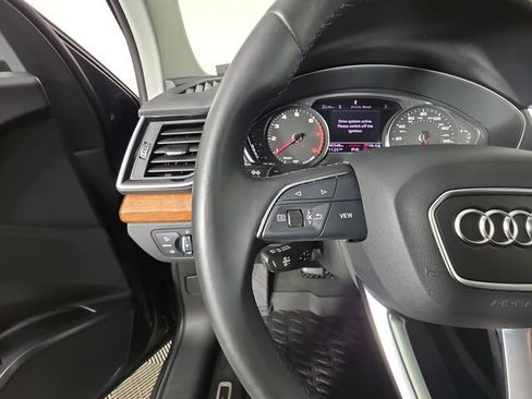 Used 2023 Audi Q5 2.0T Premium w/ Convenience Package AWD/4WD image 29