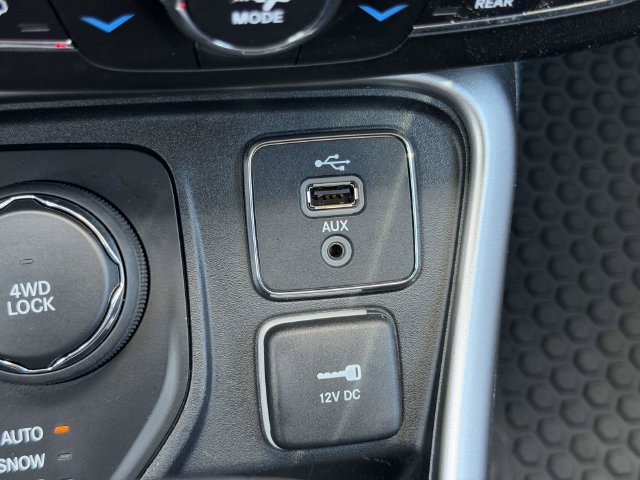 Used 2018 Jeep Compass Sport w/ Tech Group AWD/4WD image 25