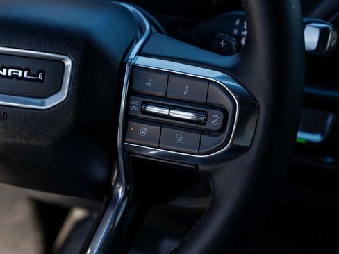 Used 2025 GMC Yukon Denali image 21