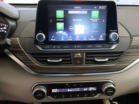 Used 2022 Nissan Altima 2.5 Platinum image 21