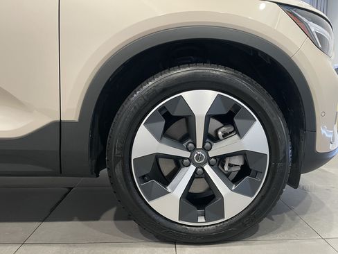 Used 2025 Volvo XC40 B5 Plus w/ Climate Package AWD/4WD image 10