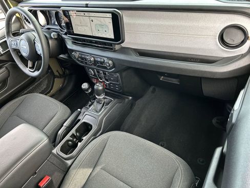 Used 2025 Jeep Wrangler Unlimited Sport AWD/4WD image 28