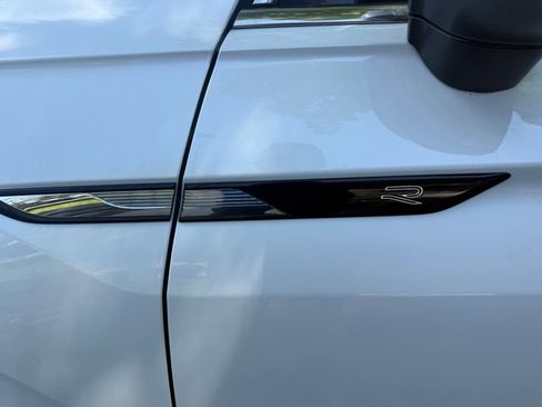Used 2024 Volkswagen Tiguan SEL R-Line AWD/4WD image 40