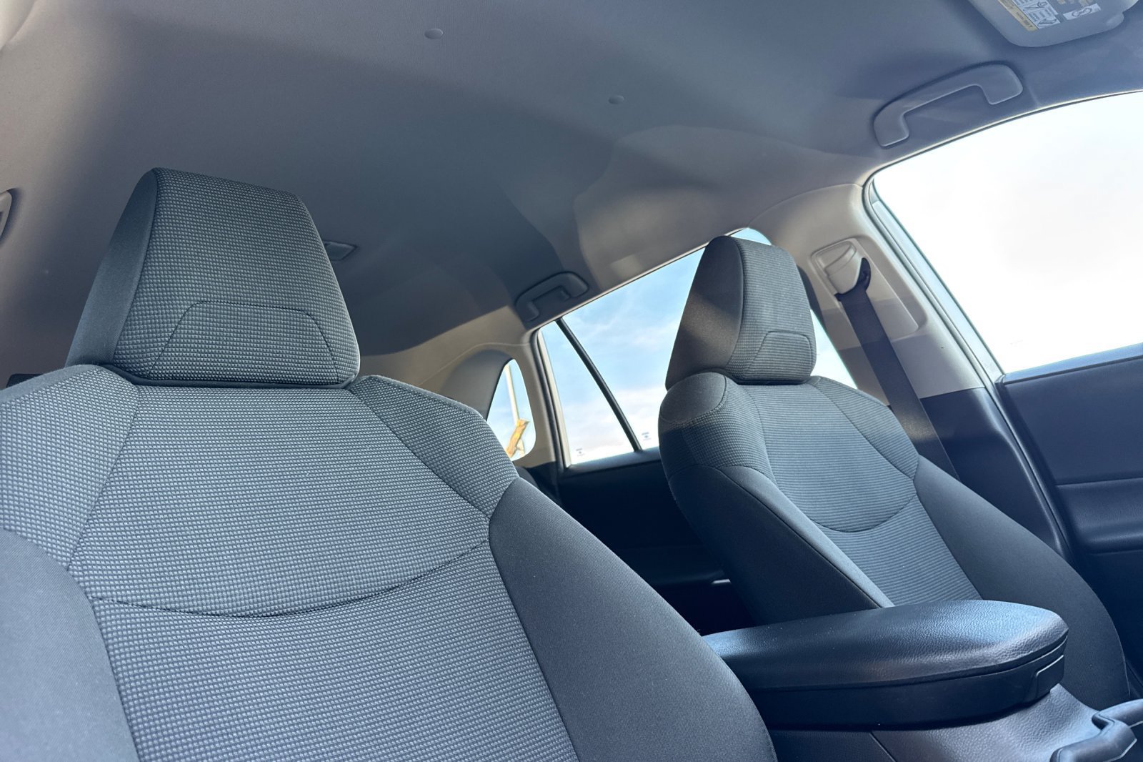 Certified 2021 Toyota RAV4 LE AWD/4WD image 21