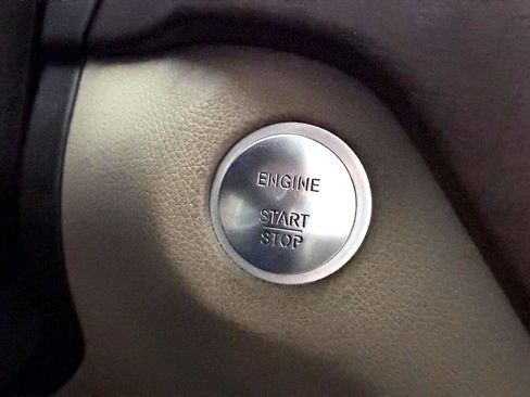 Used 2015 Mercedes-Benz ML 350 ML350 4MATIC w/ Premium 1 Package image 38