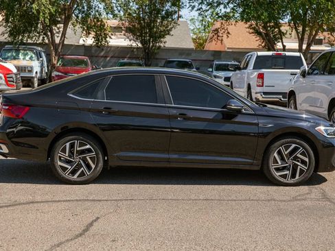Used 2024 Volkswagen Jetta SEL FWD image 5