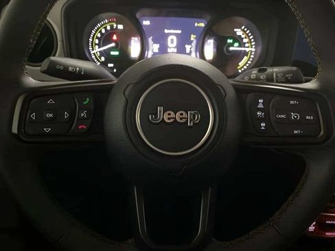 Used 2024 Jeep Wrangler Unlimited AWD/4WD image 31