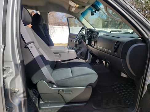 Used 2011 Chevrolet Silverado 2500 LT w/ Interior Plus Package image 37
