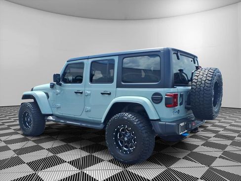 Used 2023 Jeep Wrangler Unlimited Sahara w/ Cold Weather Group AWD/4WD image 25