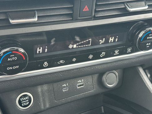 Used 2023 Nissan Rogue SV w/ SV Premium B Package image 19