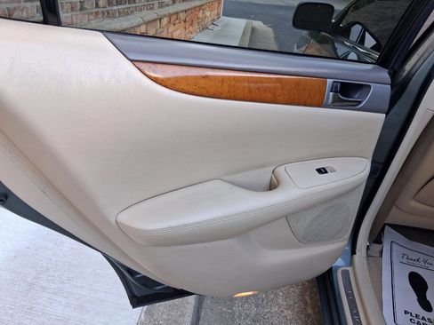 Used 2005 Lexus ES 330 FWD image 23