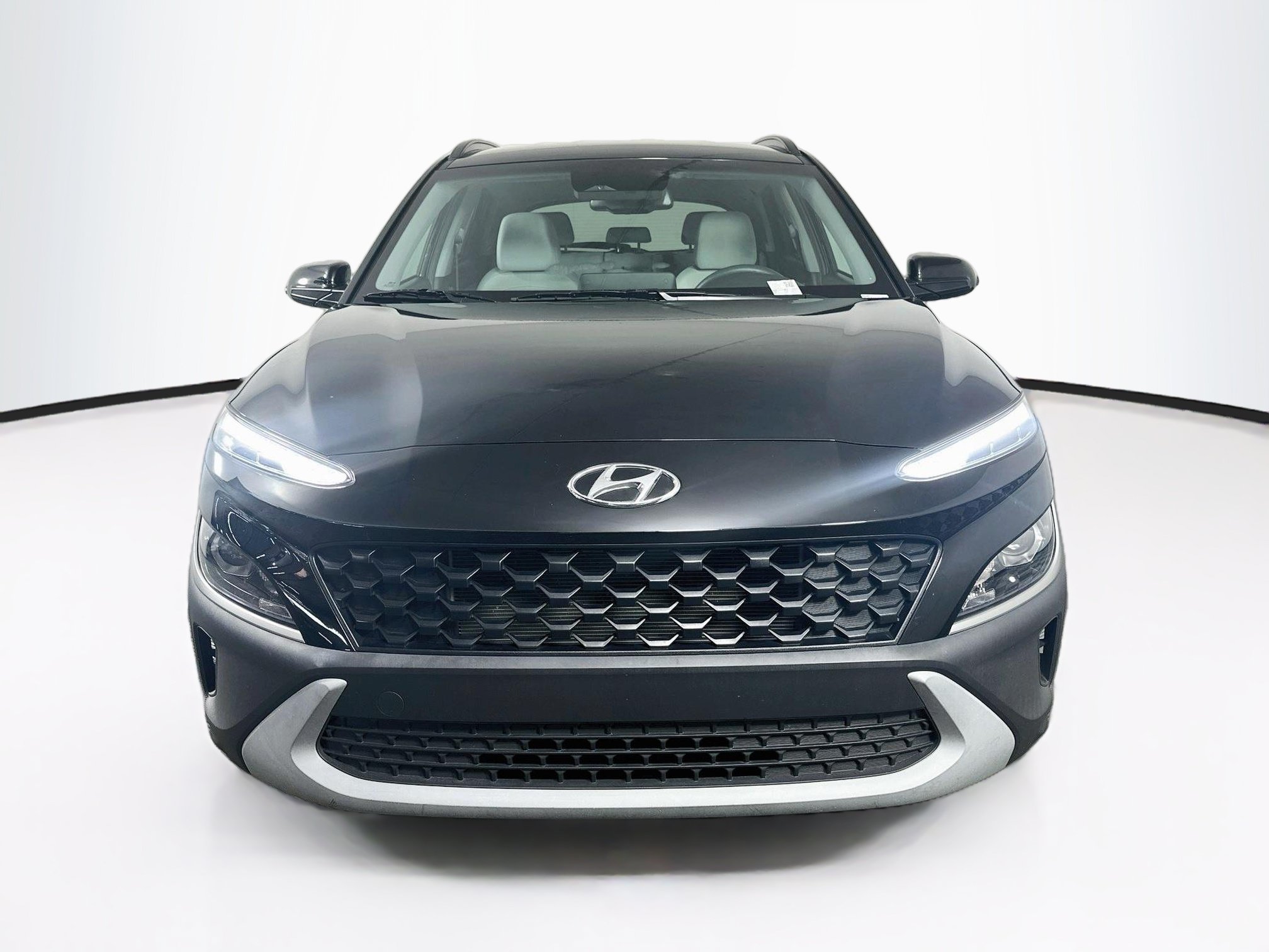 Used 2023 Hyundai Kona SEL FWD image 2